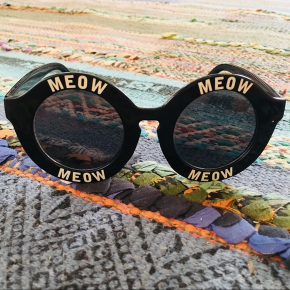 Accessories - Meow Round Sunglasses